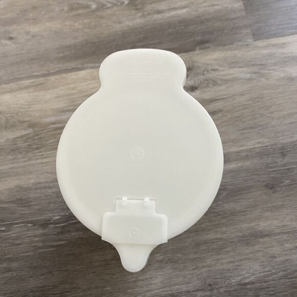 Vintage Tupperware 2 Quart Opaque Pitcher 129 With Lid And Flip Top 625 - Picture 2 of 6